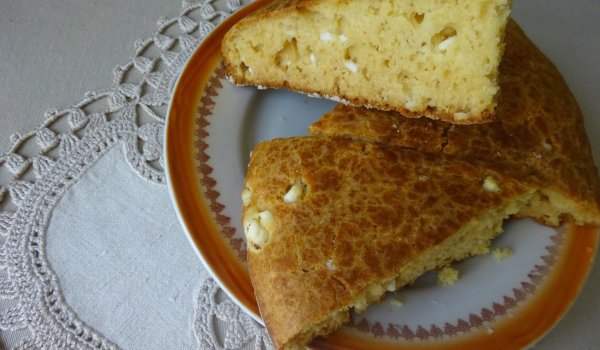 Пиян персийски тутманик с две яйца