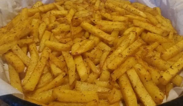 Пикантни картофки, печени на пергамент