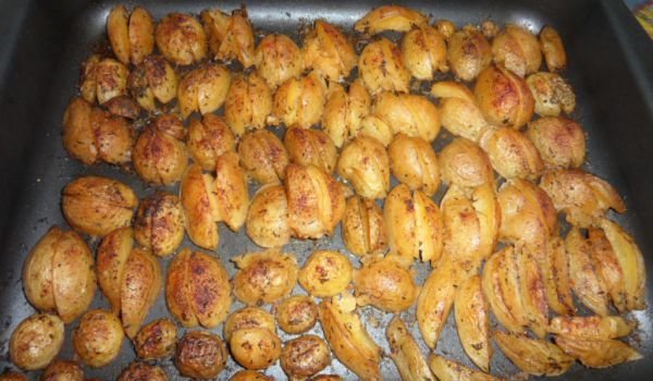 Пикантни картофки с червен пипер