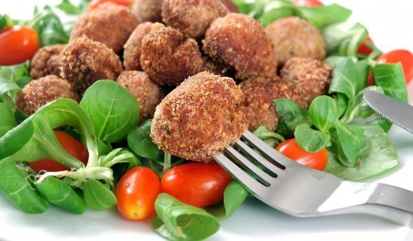 Пикантни кюфтенца в тестени торбички