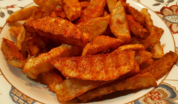 Пикантни пържени картофи