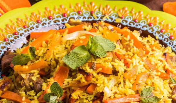 Пикантно агнешко с кайсии и ориз