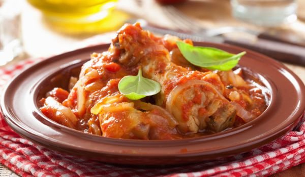Пиле по италиански с доматен сос