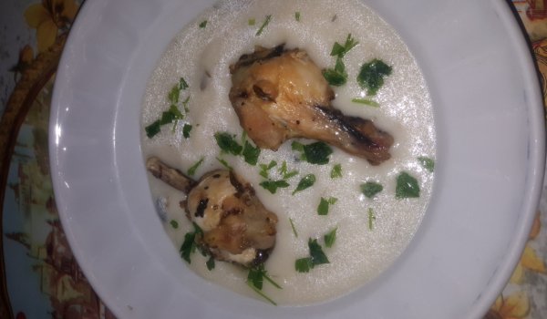 Пиле с ароматен сос