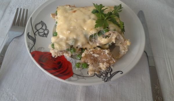 Пиле с грах и сирена