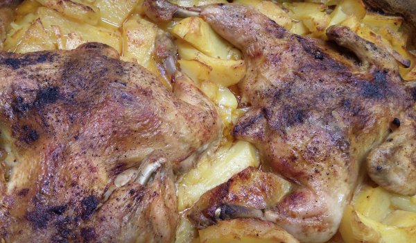 Пиле с картофи на фурна по селски