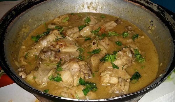 Пиле с разкошен сос
