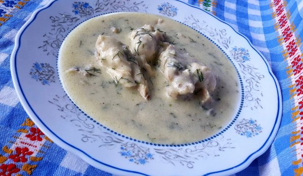 Пиле със сос от копър