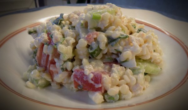 Пилешка салата с кускус и зеленчуци