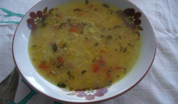 Пилешка супа с ябълки и керевиз