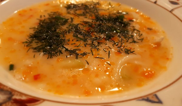 Пилешка супа с картофи и тиквички