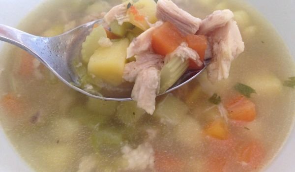 Пилешка супа с целина и зеленчуци