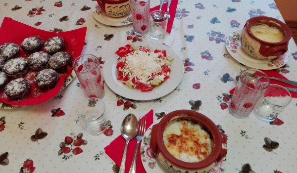 Пилешка запеканка в Гювече
