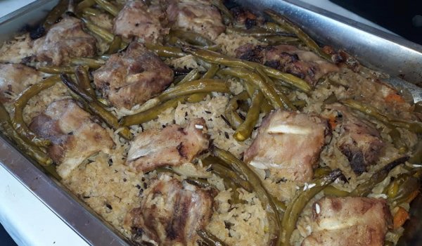 Пилешки бутчета с див ориз и зелен фасул