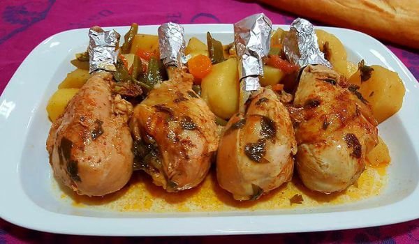 Пилешки бутчета с картофи и зелен боб