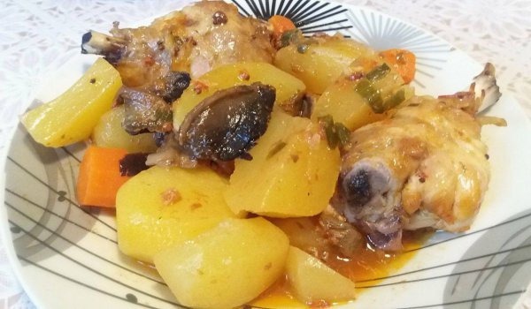Пилешки бутчета с картофки и гъби