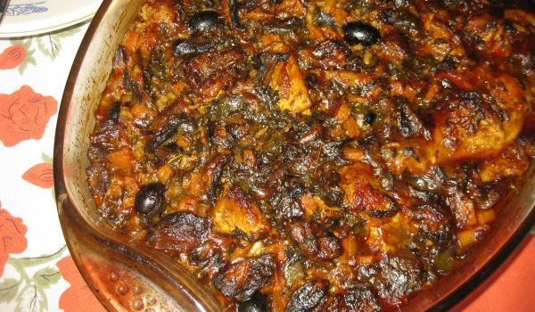 Пилешки бутчета с ориз и маслини