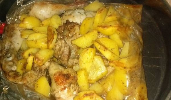 Пилешки долни бутчета с картофи в плик
