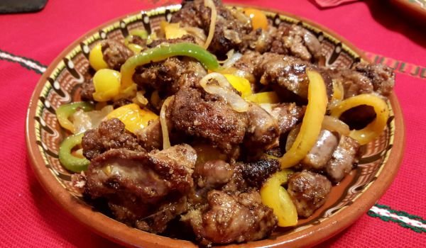 Пилешки дробчета с ябълки и зелена салата