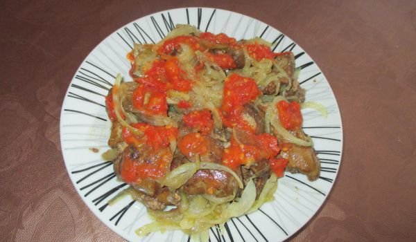 Пилешки дробчета с кромид лук