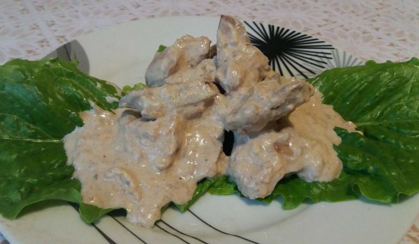 Пилешки дробчета задушени в сметана