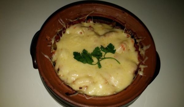 Пилешки гювечета с картофи
