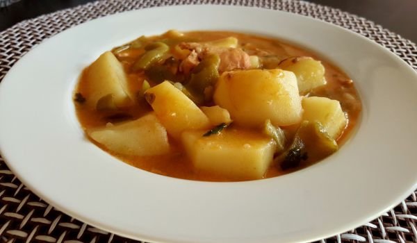 Пилешки гърди с картофи и зелен фасул