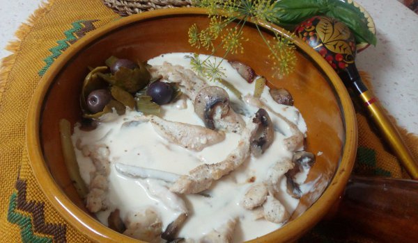 Пилешки жулиени с гъби, сметана и топено сирене