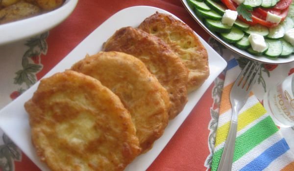 Пилешки кюфтета с кашкавал