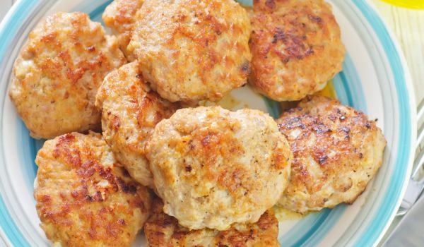 Пилешки кюфтета с праз