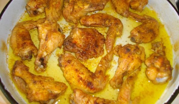 Пилешки крилца с къри
