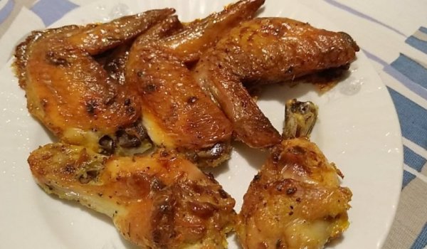 Пилешки крилца в сметанова марината