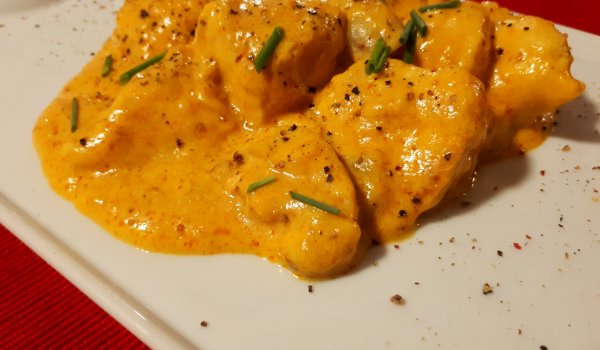 Пилешки късчета с гъби и къри сос