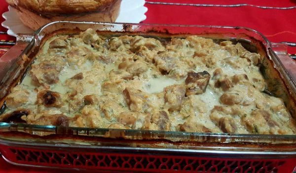 Пилешки късчета с гъби и топено сирене