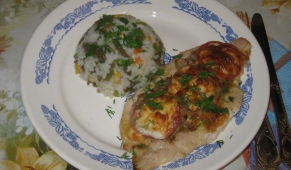 Пилешки пържоли с гъби и домати