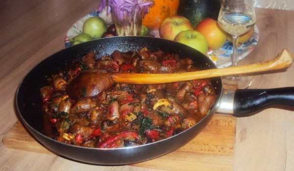 Пилешки сърчица с гъби и зеленчуци