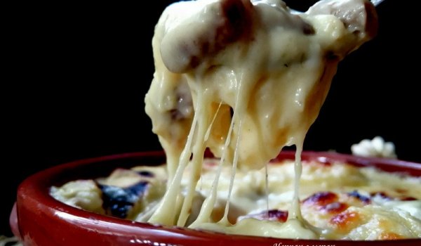 Пилешки воденички с гъби в Бешамел