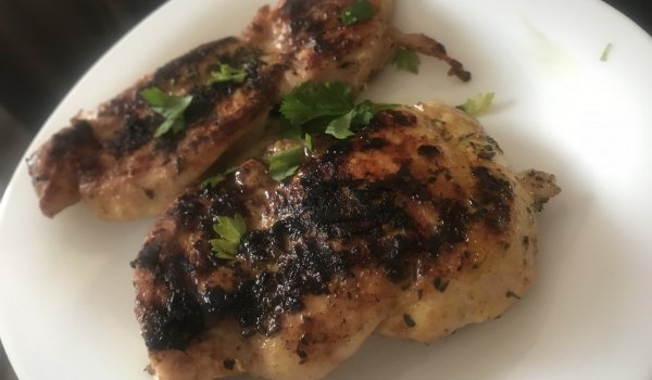 Пилешко филе с кисело мляко и къри