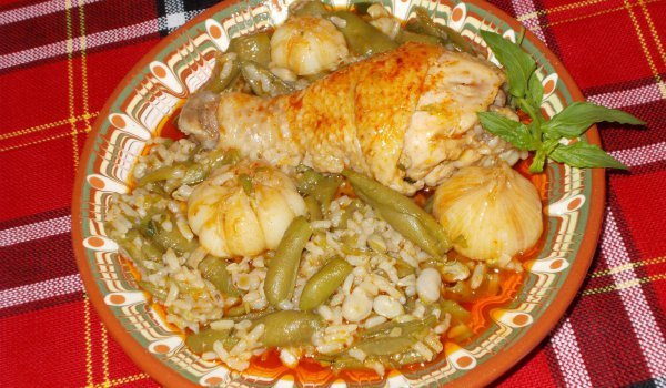 Пилешко с бакла, ориз и чесън