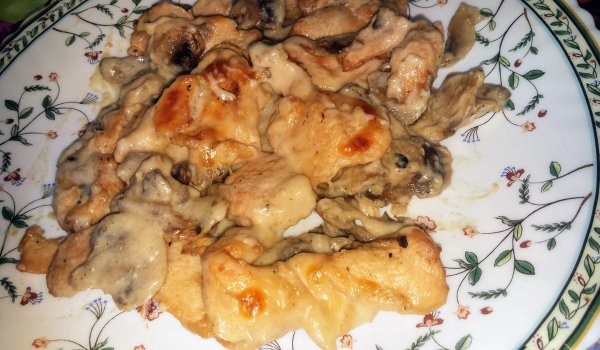 Пилешко с гъби и сметана