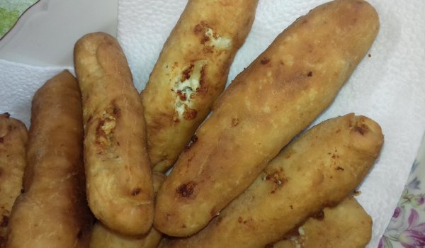 Пирожки с Готово Тесто и Сирене