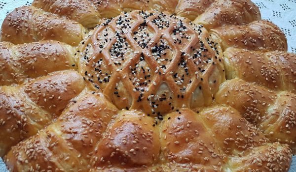 Пита с плънка от яйца и сирене