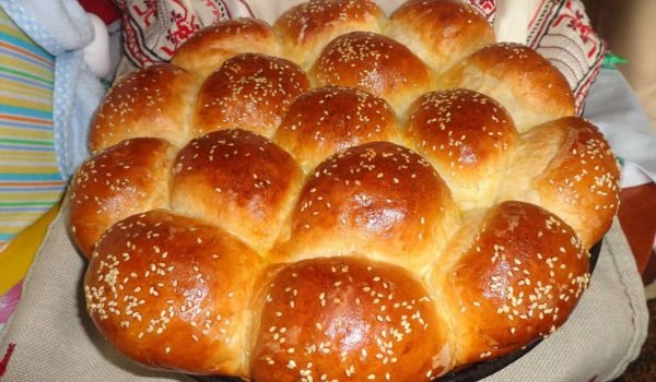 Пита със сирене и сусам