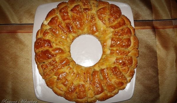 Пита-венец с майонеза и крема сирене