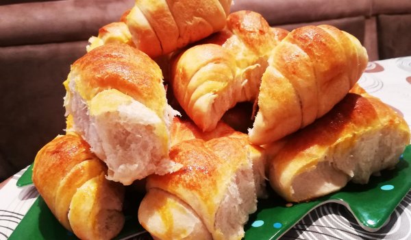 Питка на кифлички, месена в хлебопекарна