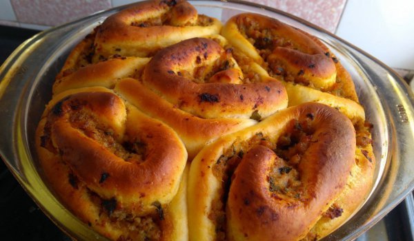 Питка на рози с кайма