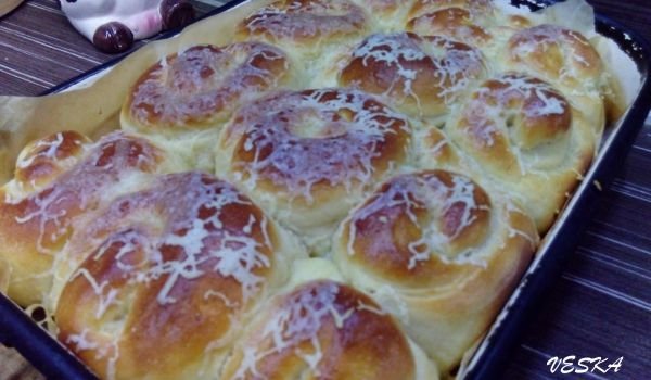 Питка-охлювчета с кашкавал