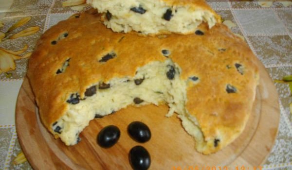Питка с маслини и джоджен