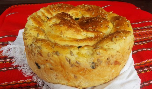 Питка с маслини и семена