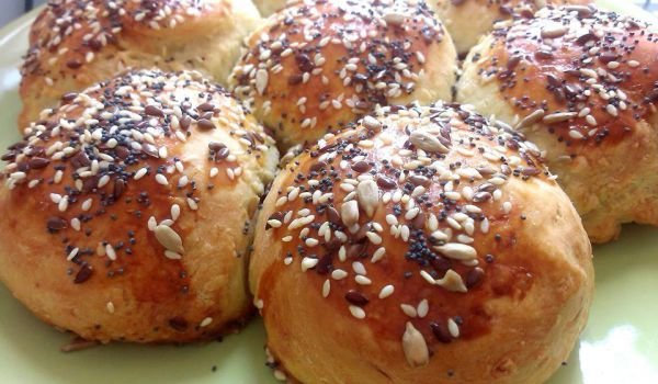 Питка с масло и семена